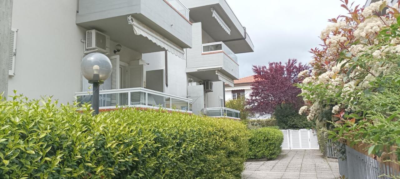Ferienwohnung La Casina Di Ale Marina Di Carrara Exterior foto